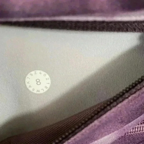 Lululemon Speed Up Crop - Picture 5 of 7